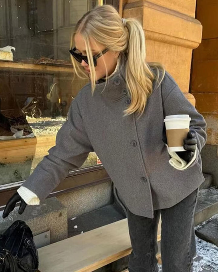 Krótka Damska Kurtka ze Stójką